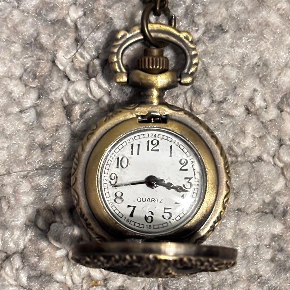Vintage Paris France Eiffel Tower Travel Metal Pocket Watch - Working! - Picture 7 of 9